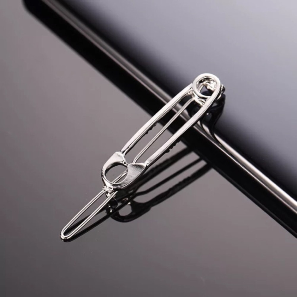 ⚜️[𝟯/$𝟭𝟴]⚜️Safety Pin Simple Hair Clip NEW - Picture 3 of 8